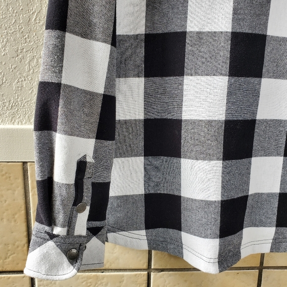 Orvis Fleece lined black & White plaid flannel - Picture 5 of 9